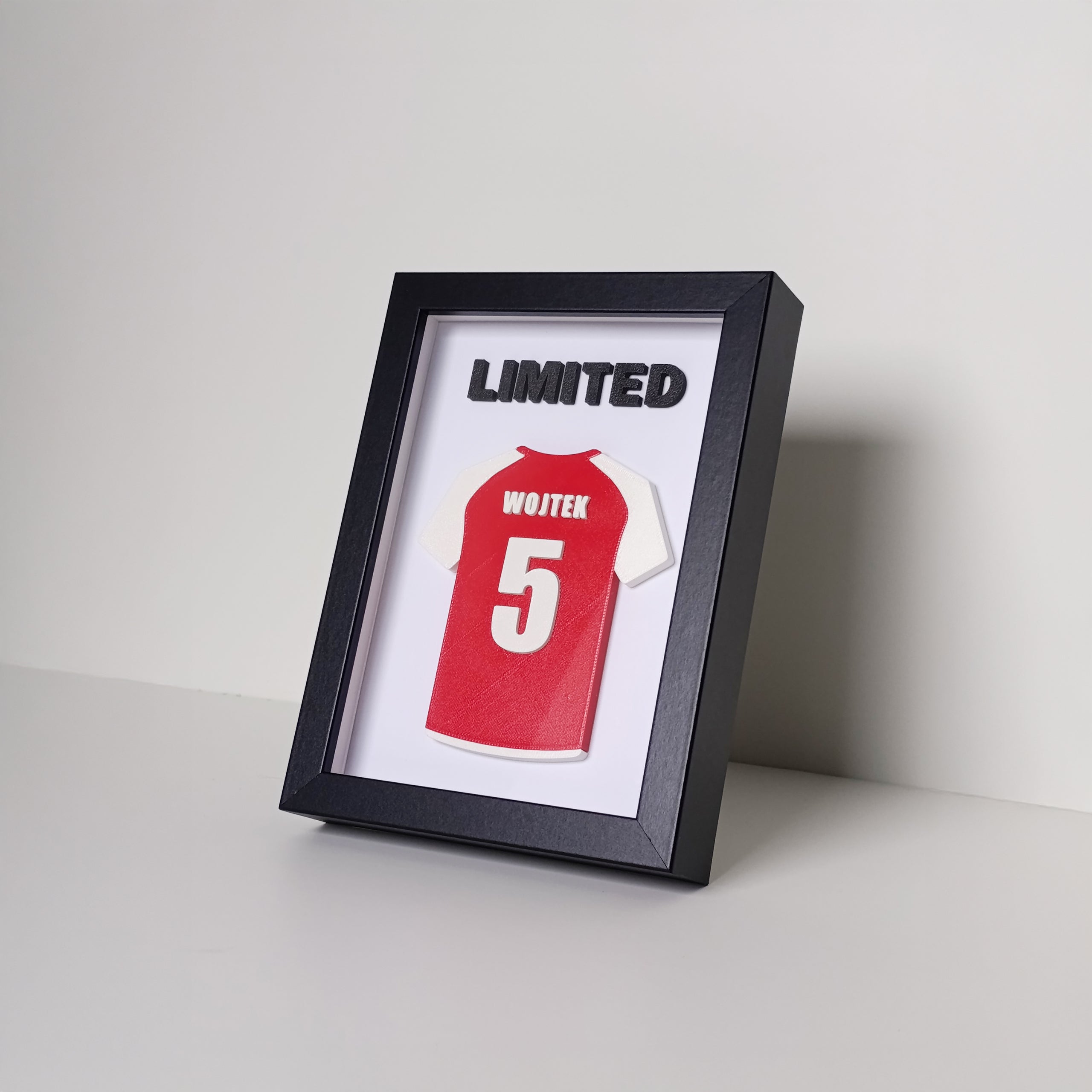 Koszulka piłkarska 3D z imieniem i numerem + napis 3D w ramce | Wzór: Rękawy